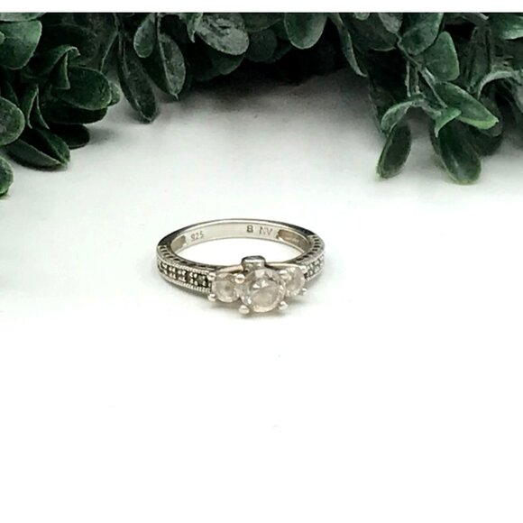 Vintage Sterling Silver 925 Three-Stone Ring With Clear Gemstones - Picture 3 of 7